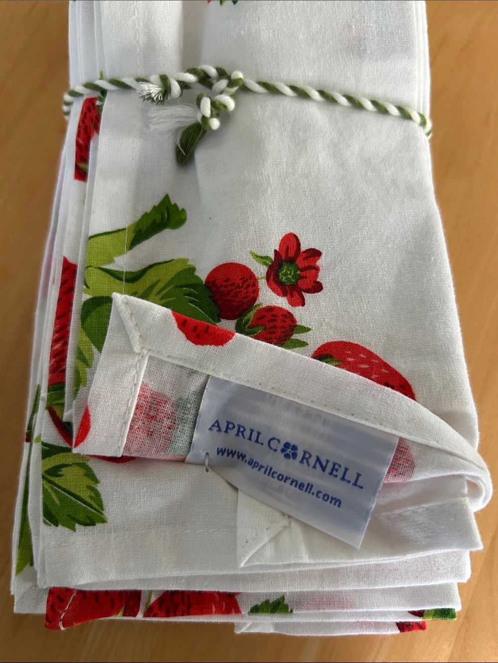 NEW April Cornell STRAWBERRY Napkin Set of 10 NWT 100% Cotton Summer Brunch - Picture 4 of 4
